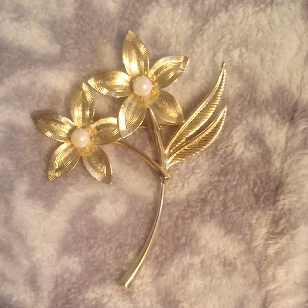 Vintage Two Flower Brooch with Two Faux Pearls